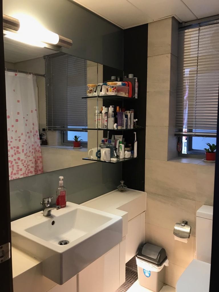 Single/Double Room in a Large 2BR Flat (Waterfront view) - 太古/西灣河 - 房間 (合租／分租) - Homates 香港