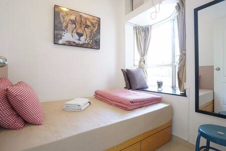 Share Flat! French Window 2BR 3min MTR Wan Chai - 灣仔 - 房間 (合租／分租) - Homates 香港