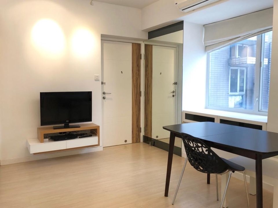 Nicely Renovated 1 Bedroom in Sai Ying Pun - 上環/中環 - 房間 (合租／分租) - Homates 香港