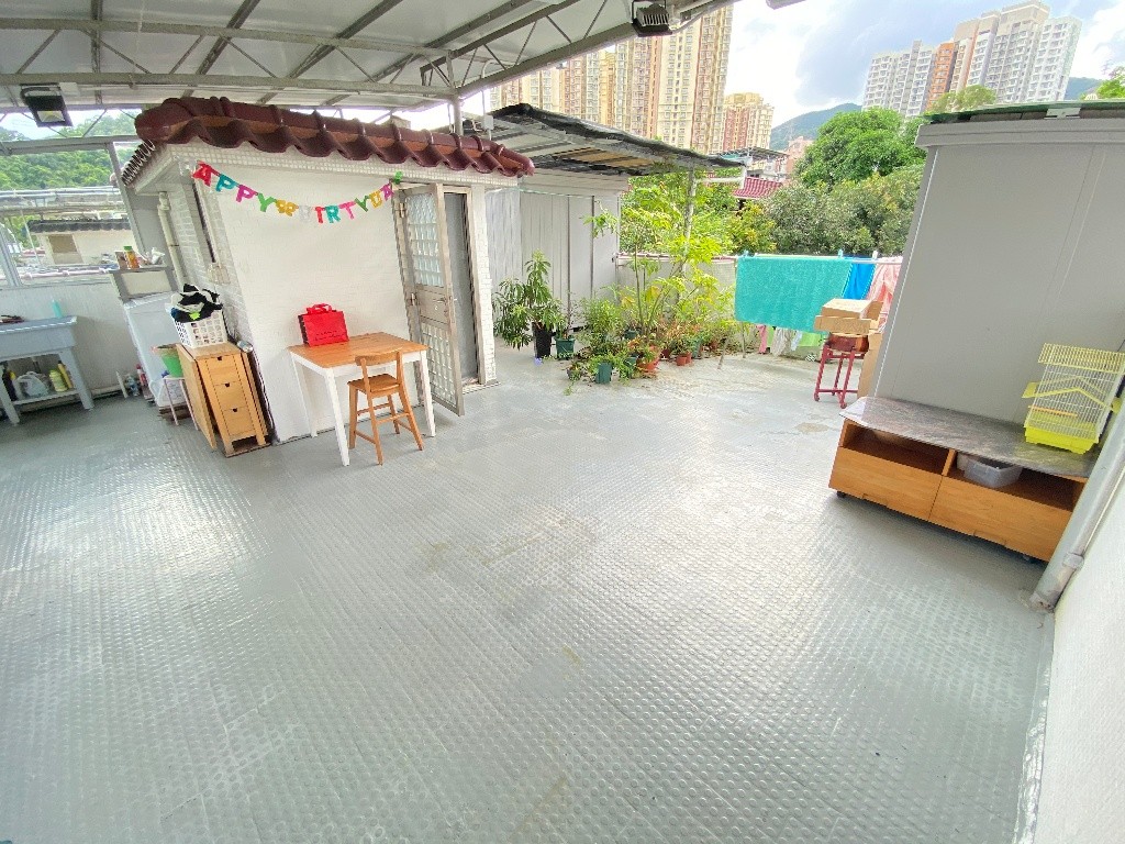 Tai Wai furnished house with rooftop and balcony - 沙田/火炭 - 房間 (合租／分租) - Homates 香港