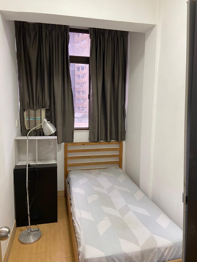 Causeway Bay shared flat with rooftop (near Times square, MTR station) - 銅鑼灣 - 房間 (合租／分租) - Homates 香港