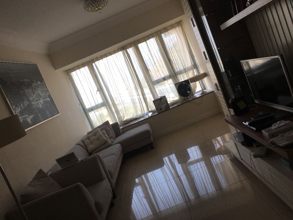 Lovely shared flat: Master bed room w/ private bathroom - 東涌 - 房間 (合租／分租) - Homates 香港