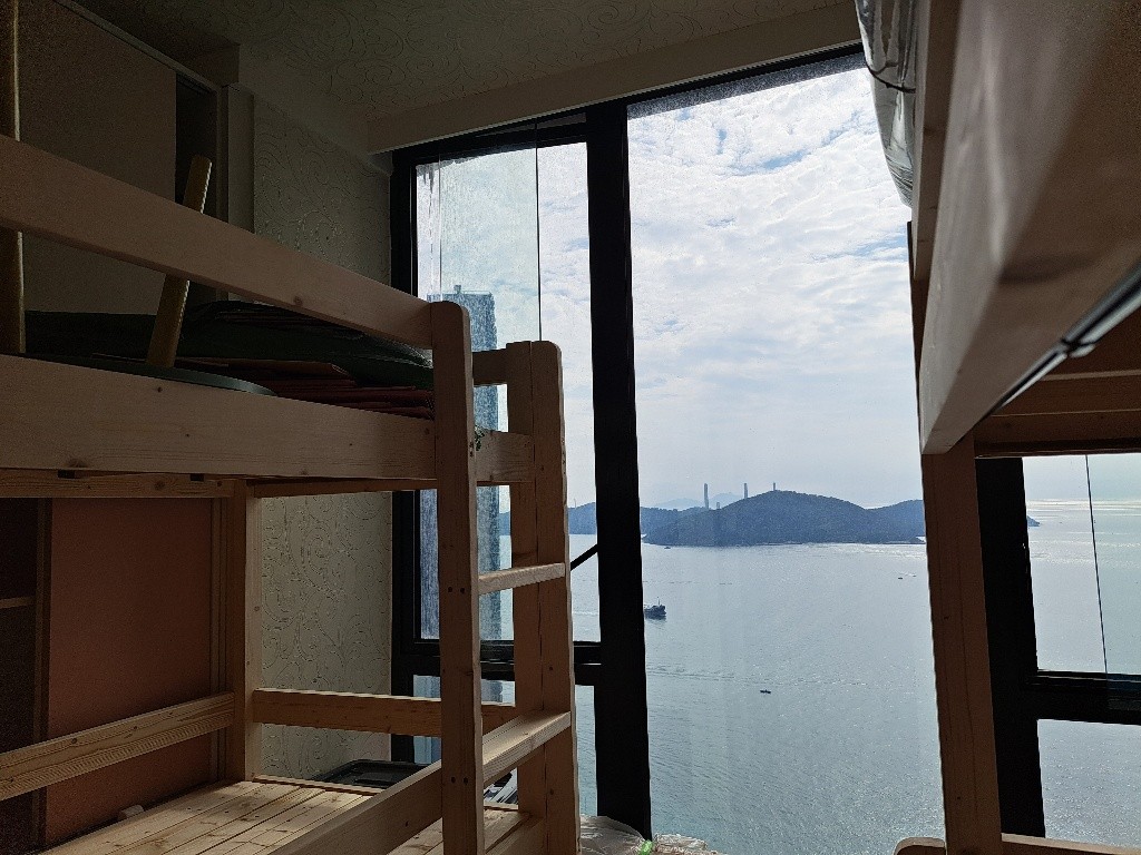 海景單人床出租 SINGLE BED FOR RENT price is for single bed only 定價是單人床位！[單人房SINGLE ROOM IS $5500!] 提供衣服收納！ - 薄扶林/海怡 - 床位 (合租／分租) - Homates 香港