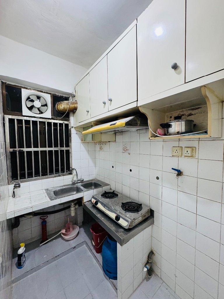 B016C  No lift Chinese Building Coliving space  - Sham Shui Po - Bedroom - Homates Hong Kong