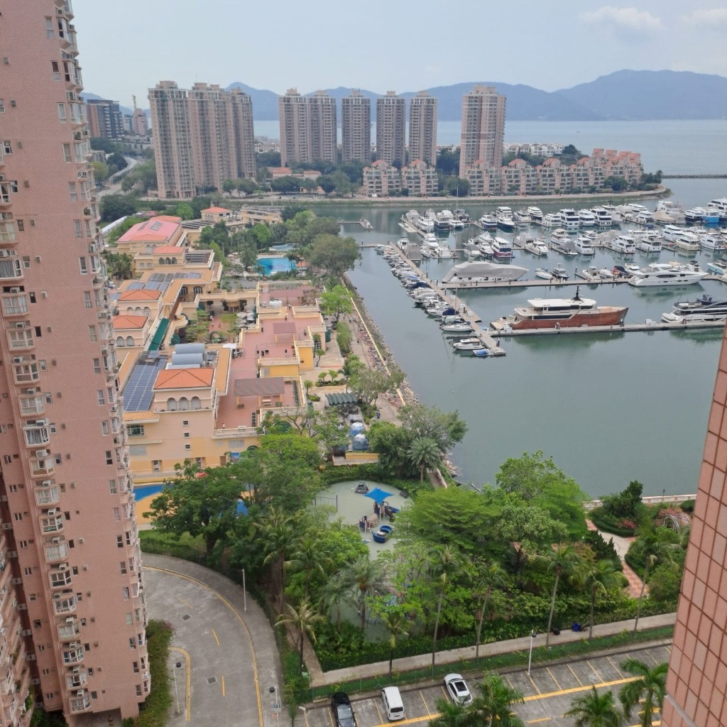 Looking for a Flat mate - 屯門 - 房間 (合租／分租) - Homates 香港