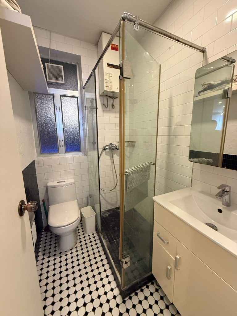 坐享半山扶手梯便利，只需轻松步行10多分钟 - 西半山 - 住宅 (整間出租) - Homates 香港