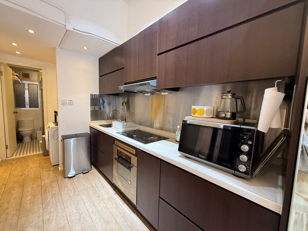 坐享半山扶手梯便利，只需轻松步行10多分钟 - 西半山 - 住宅 (整間出租) - Homates 香港