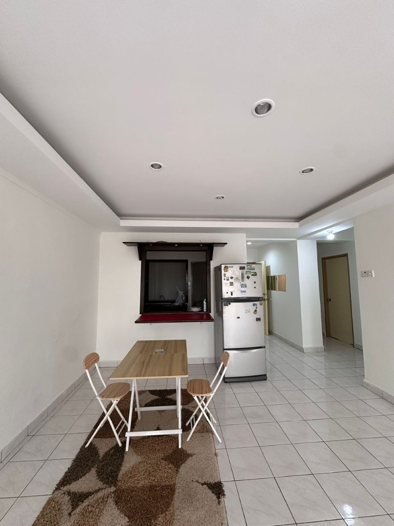Room to rent Middle Room Bayu Tasik Condominium -  - Bedroom - Homates Malaysia