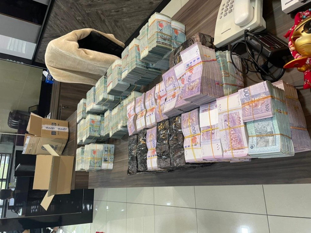 HOW I GOT MY SUGAR MUMMY FROM A GENUINE AND RELIABLE SUGAR MUMMY AGENT - Johor - Flat - Homates Malaysia