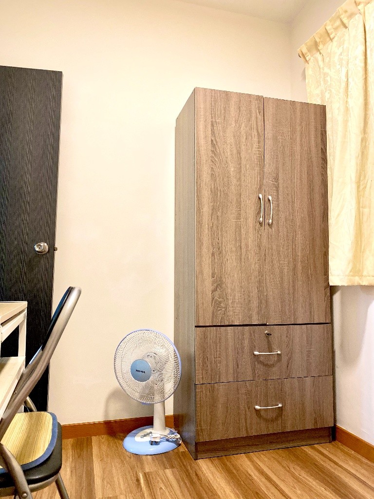 $680 aircon single ladies. Available 8 Feb. No agent fee. Contact owner for viewing. - Hougang 后港 - 分租房间 - Homates 新加坡