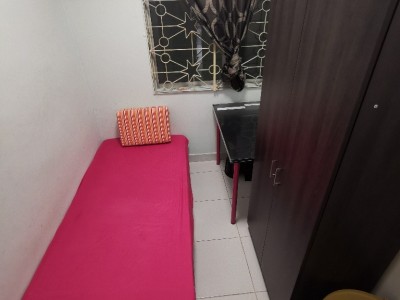 Available 17 Aug - Common Room/FOR 1 PERSON STAY ONLY/Wifi/Aircon/No owner staying/No Agent Fee/Cooking allowed/Near Lavender MRT/Nicoll Highway MRT / Bugis MRT - 200 Jalan Sultan #14-08 Singapore 199018