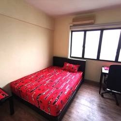 Available Sep 14 - Common Room/FOR 1 PERSON STAY ONLY/Private Bathroom/Include Utilities/Wifi/Aircon/No Agent Fee/Light Cooking Allowed/Washing Machine - Caldecott - Bedroom - Homates Singapore