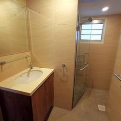 Immediate Available - Common Room/FOR 1 PERSON STAY ONLY/2 Shared Bathroom/Include Utilities/Wifi/Aircon/No Agent Fee/Light Cooking Allowed/Washing Machine - Caldecott - Bedroom - Homates Singapore