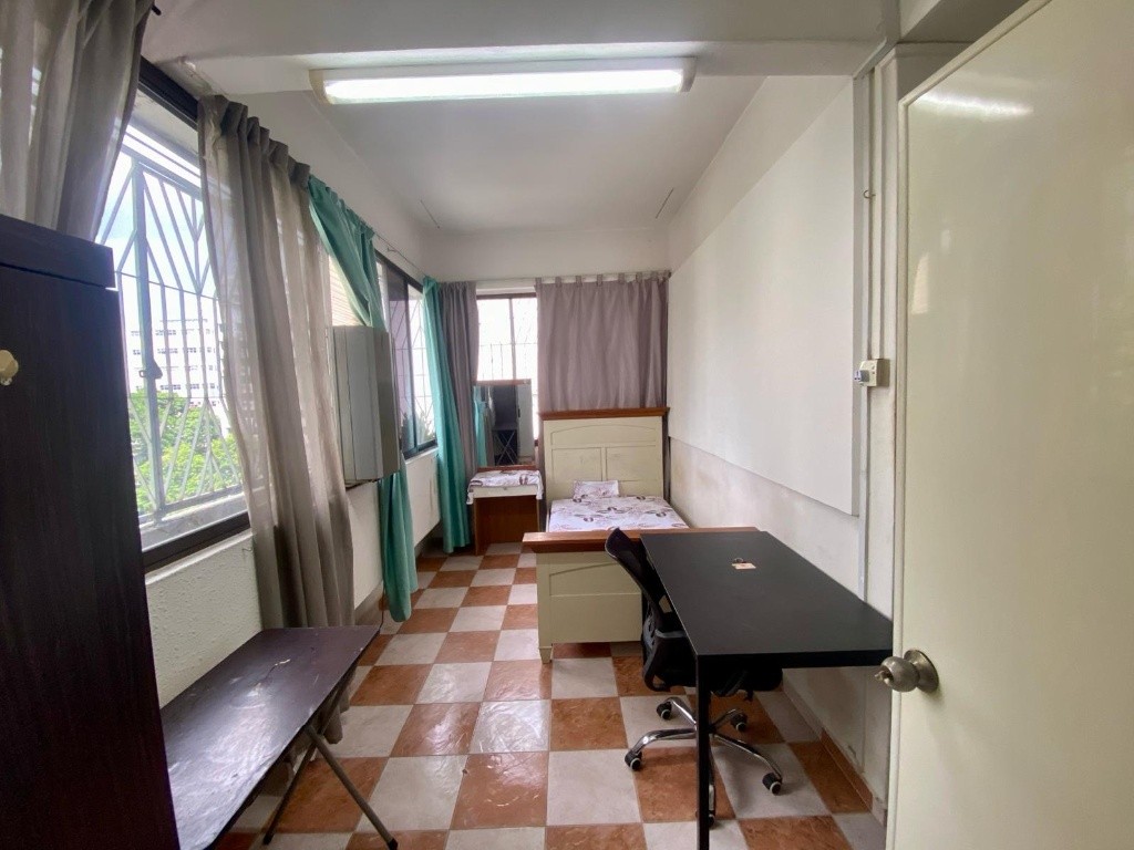 Common Room /1 or 2 person stay/No Owner Staying/No Agent Fee/Cooking allowed/Fan Only/Shared  Bathroom/ Toa Payoh MRT / Novena MRT / Newton MRT / Little India MRT / Available Immediate - Newton - Bed - Homates Singapore