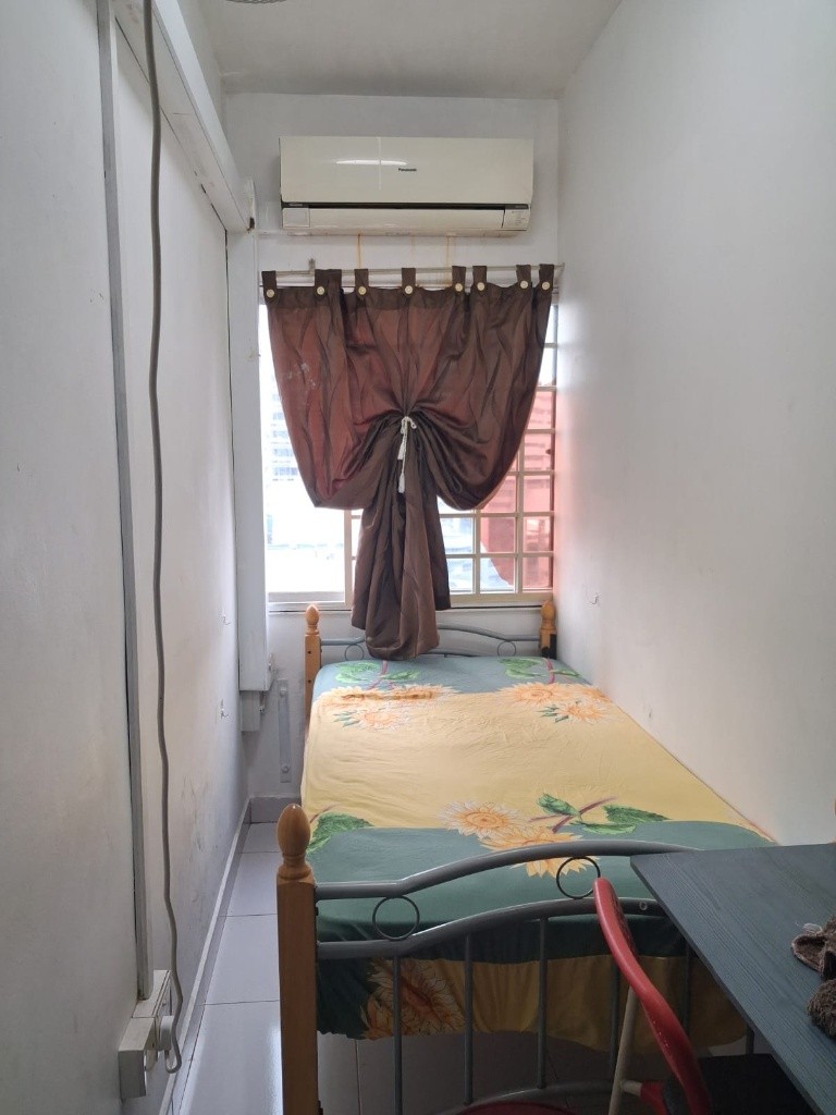 EAST GROVE Common Room/no Owner Staying/No Agent Fee/Cooking allowed/Kembangan MRT / Bedok MRT/ Eunos  MRT/ Available Immediate - Kembangan - Bedroom - Homates Singapore