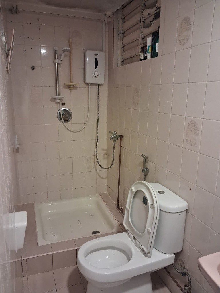 EAST GROVE Common Room/no Owner Staying/No Agent Fee/Cooking allowed/Kembangan MRT / Bedok MRT/ Eunos  MRT/ Available Immediate - Kembangan - Bedroom - Homates Singapore