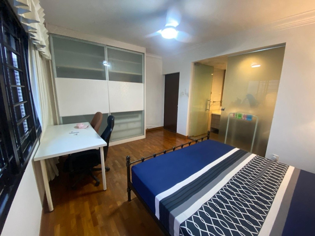 10B BRADELL VIEW - Available on 3 Sep / Master bed Room / 1or 2 person stay / Private Bathroom / WiFi / Aircon / No Owner Staying / No Agent Fee / Cooking Allowed / Near Braddell MRT / Marymount MRT / - Homates 新加坡