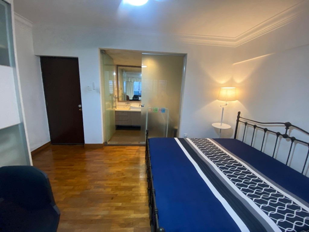 10B BRADELL VIEW - Available on 3 Sep / Master bed Room / 1or 2 person stay / Private Bathroom / WiFi / Aircon / No Owner Staying / No Agent Fee / Cooking Allowed / Near Braddell MRT / Marymount MRT / - Homates 新加坡