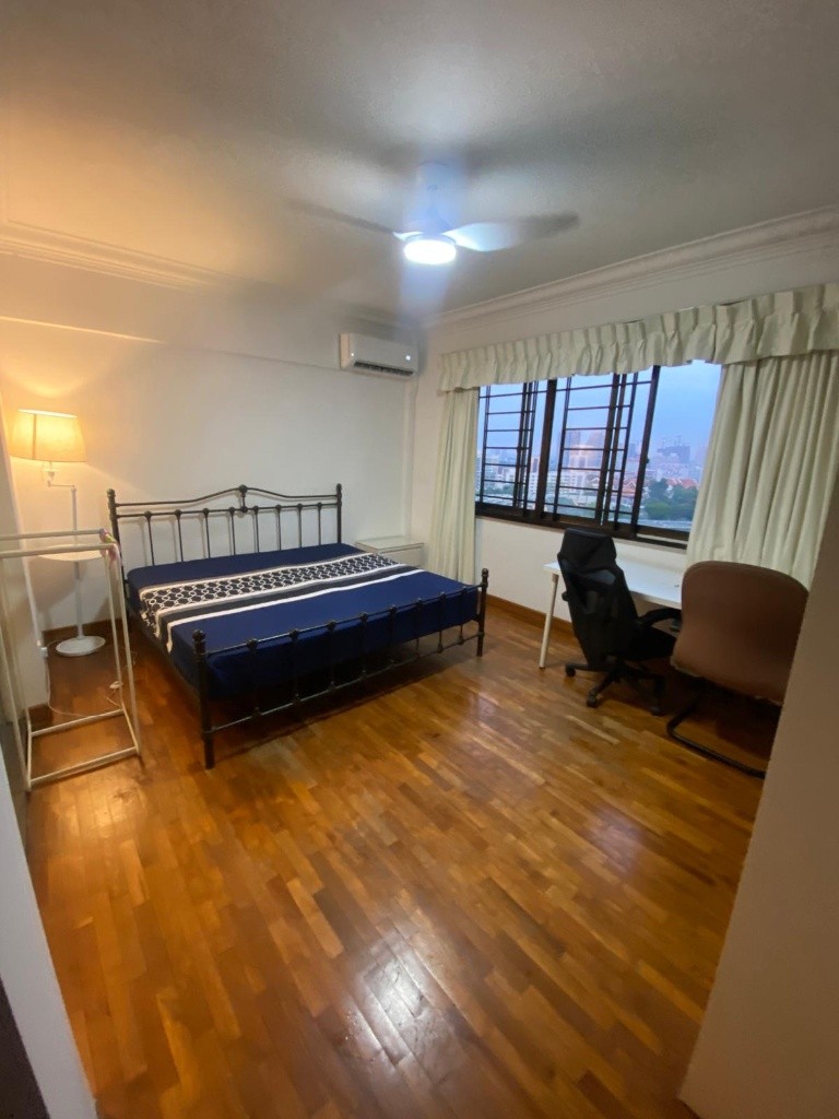 10B BRADELL VIEW - Available on 3 Sep / Master bed Room / 1or 2 person stay / Private Bathroom / WiFi / Aircon / No Owner Staying / No Agent Fee / Cooking Allowed / Near Braddell MRT / Marymount MRT / - Homates 新加坡