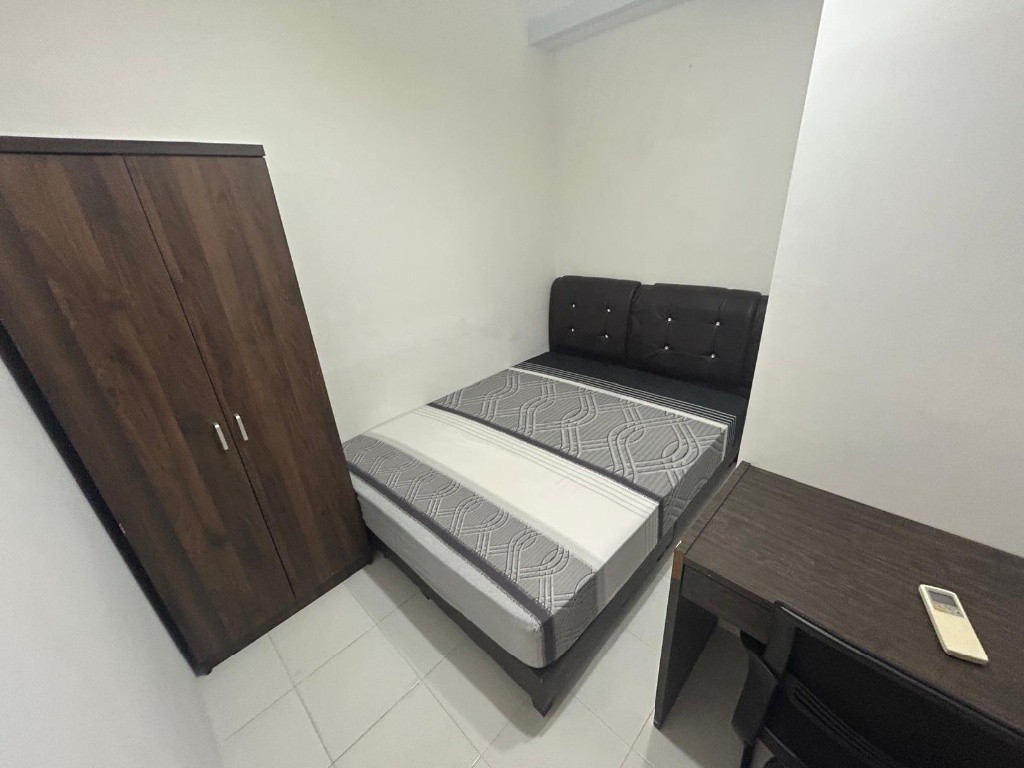 BALESTIER REGENCY 5 Superior Queen Room /1  persons stay/No Owner Staying/Fully Furnished /WIFI/2 Shared Bathroom/allowed Light Cooking/ Balestier / Toa Payoh/Novena MRT/Available Immediate  - Novena  - Homates 新加坡