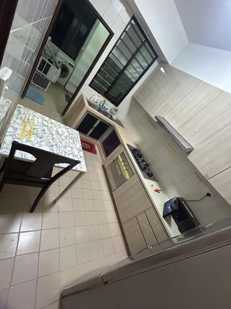 BALESTIER REGENCY 5 Superior Queen Room /1  persons stay/No Owner Staying/Fully Furnished /WIFI/2 Shared Bathroom/allowed Light Cooking/ Balestier / Toa Payoh/Novena MRT/Available Immediate  - Novena  - Homates 新加坡