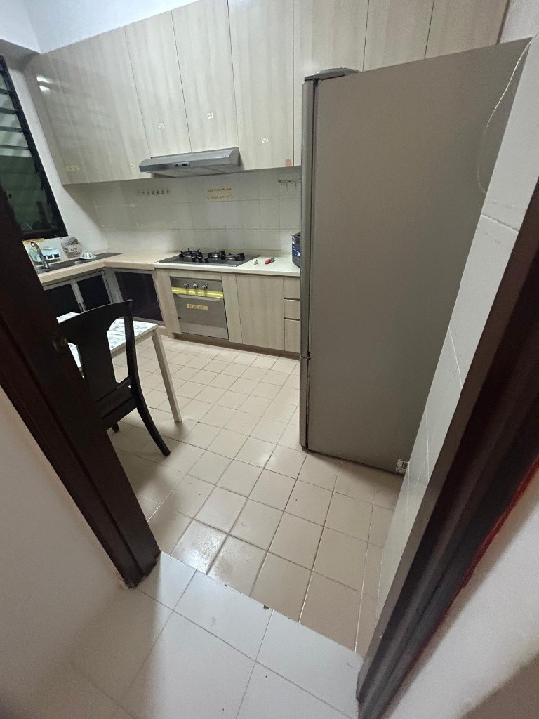BALESTIER REGENCY 5 Superior Queen Room /1  persons stay/No Owner Staying/Fully Furnished /WIFI/2 Shared Bathroom/allowed Light Cooking/ Balestier / Toa Payoh/Novena MRT/Available Immediate  - Novena  - Homates 新加坡