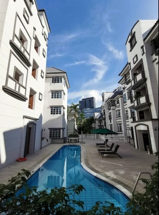 Room For Rent - Pinetree Condominium - Bukit Timah 武吉知馬 - 整個住家 - Homates 新加坡