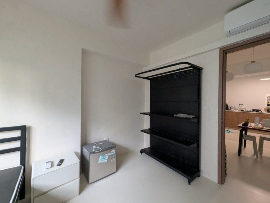 Room for rent in Tampines Boulevard (No Agent Fee, No Landlord) - Tampines - Bedroom - Homates Singapore