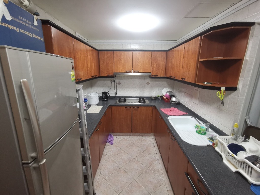 Single room for rent - Pinetree Condominium - Bukit Timah - Bedroom - Homates Singapore