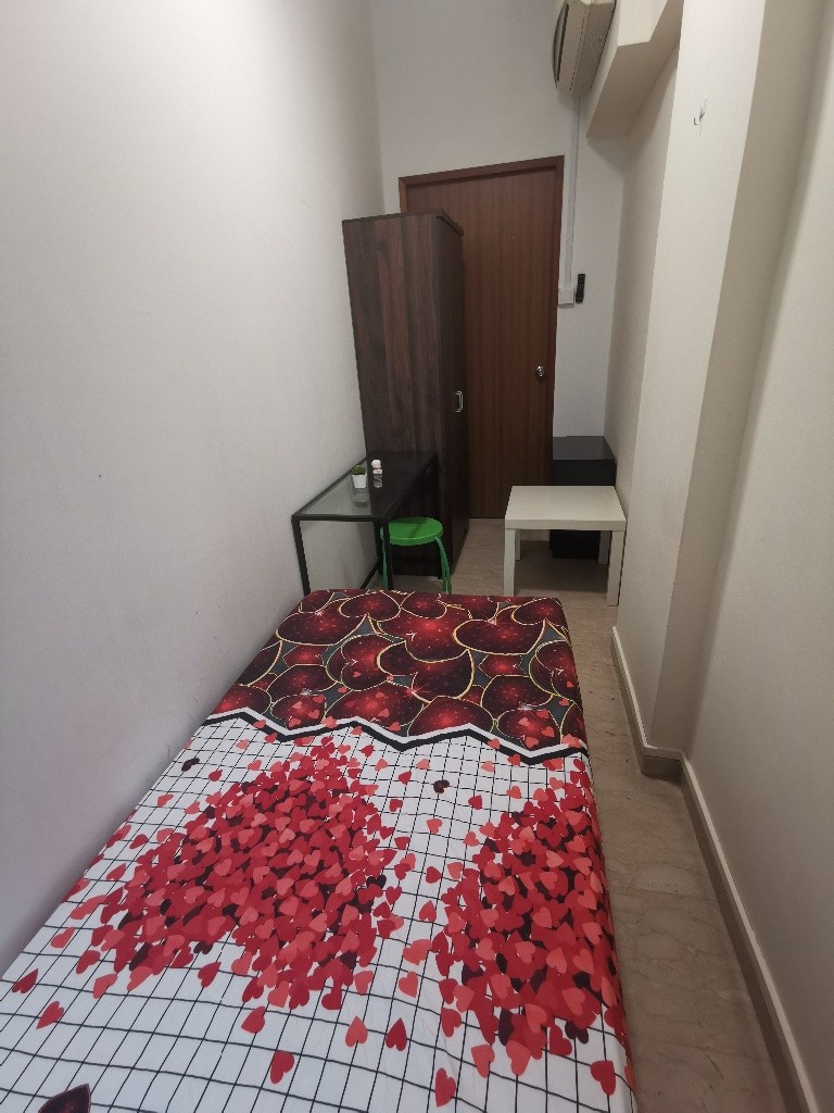 Single room for rent - Pinetree Condominium - Bukit Timah - Bedroom - Homates Singapore