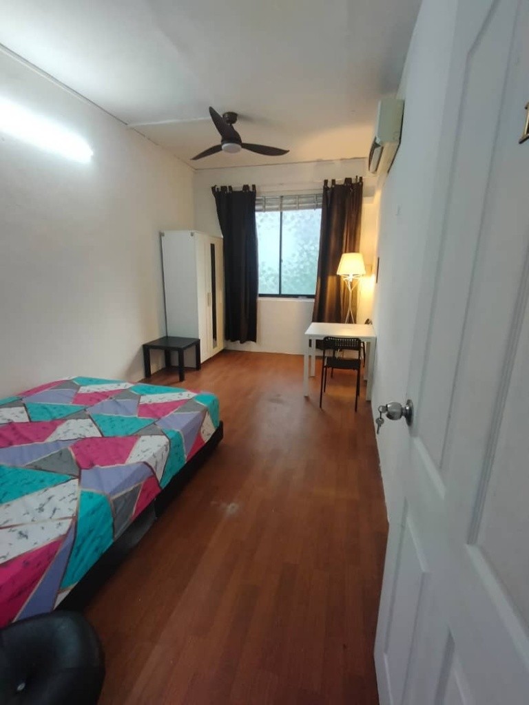 Room for Rent / Tiong Bahru MRT / Common Room / 1 Pax Stay / Available Immediate / RM1 - Tiong Bahru - Flat - Homates Singapore
