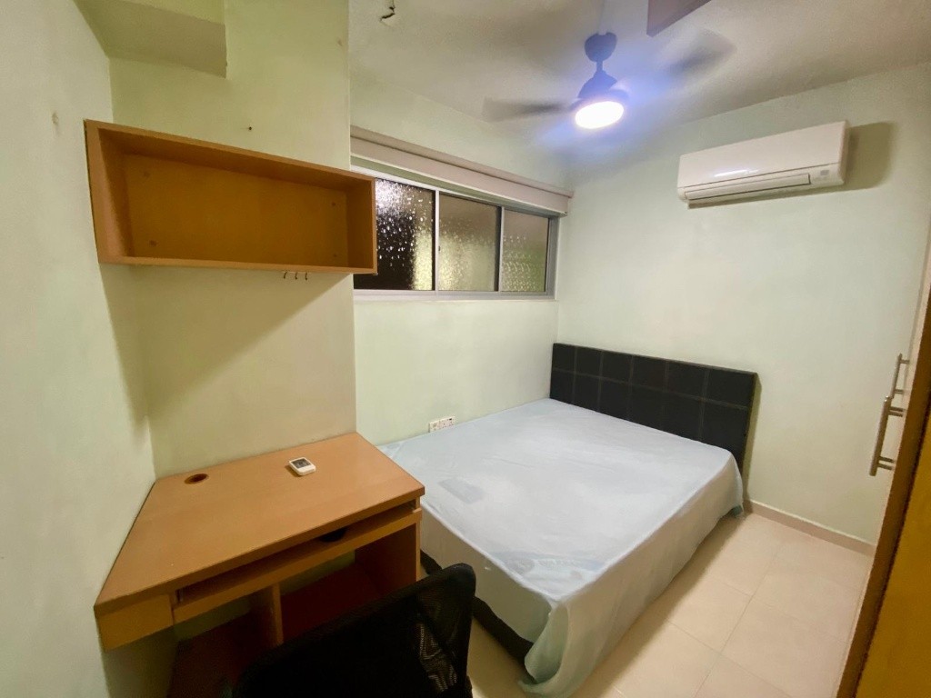 Available Immedidate - Common Room/ fully furnished room with bed/wardrobe/celling fan and air-con/no Owner Stay/No Agent Fee/ Light Cooking allowed/Near Clementi MRT/Dover MRT - Bukit Timah 武吉知馬 - 分租 - Homates 新加坡
