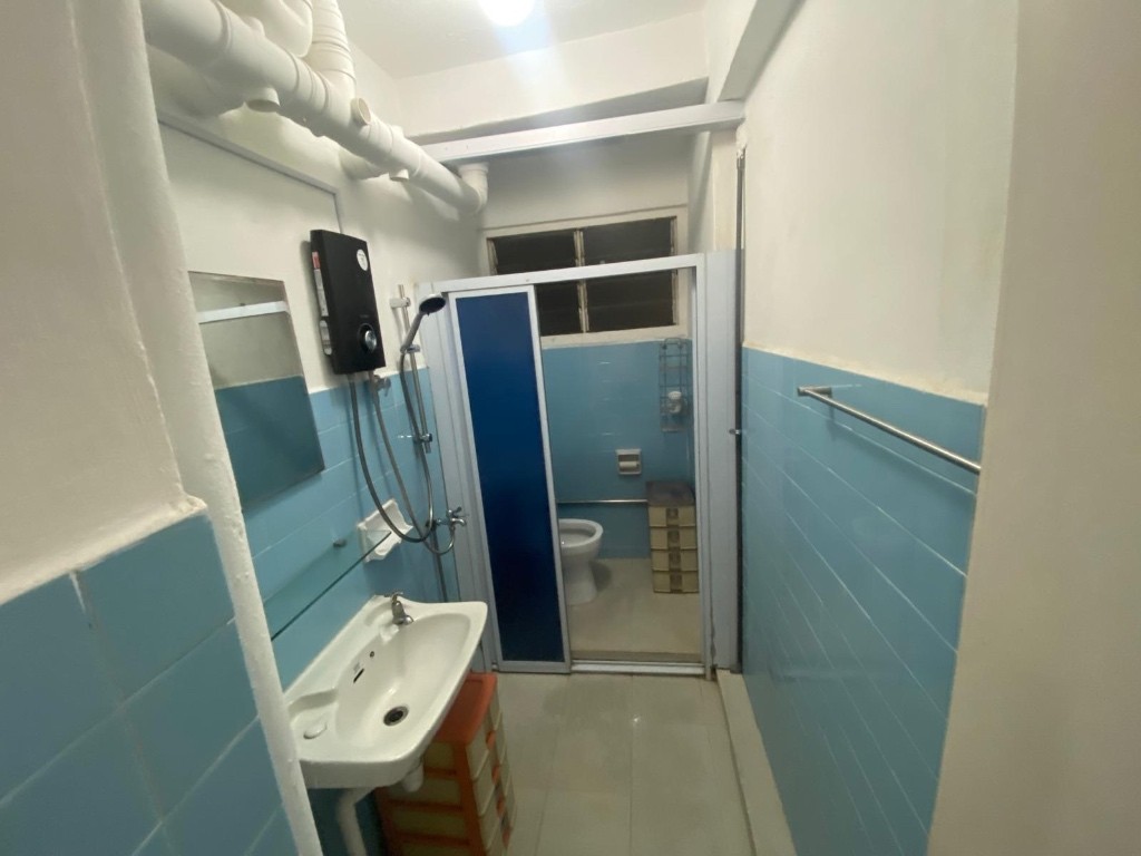 Available﻿ 5 June - Common Room/Include Utilities/Wifi/Aircon/No Agent Fee/Light Cooking Allowed/Washing Machine - Braddell - Bedroom - Homates Singapore