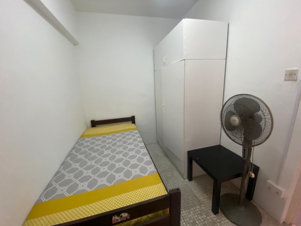 Available﻿ 5 June - Common Room/Include Utilities/Wifi/Aircon/No Agent Fee/Light Cooking Allowed/Washing Machine - Braddell - Bedroom - Homates Singapore