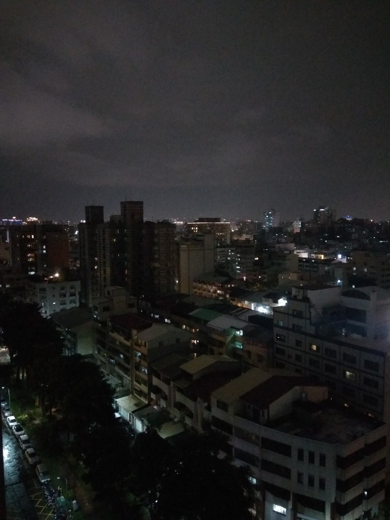 台中市 北區 獨立門牌 台水電 電梯大樓  位於14樓 權狀10坪 有獨立陽台通風採光好 獨曬獨洗 不會淋雨  - North - Studio - Homates Taiwan