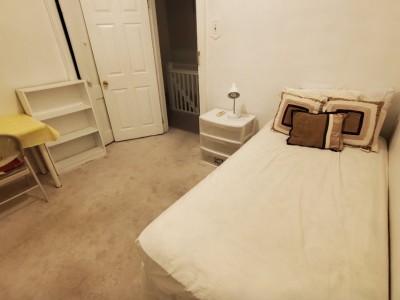 美國 - Flushing - 8948 70th Rd. Forest Hills, NY 11375