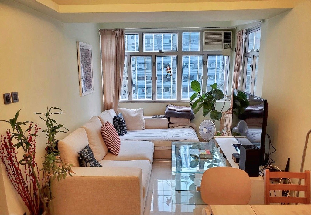 1 Bedroom available in 3 bedroom apartment - North Point - Bedroom - Homates Hong Kong