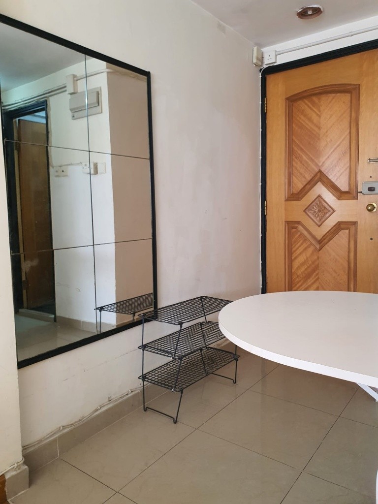 免傭 1分鐘太子港鐵站 唐二樓大2房1廳大平臺 街景 地產勿擾Commission-free. 2-bedroom flat on 2F for rent in Prince Edward low-rise building in Mong Kok. 1 minute MTR.  - 太子 - 住宅 (整間出租) - Homates 香港
