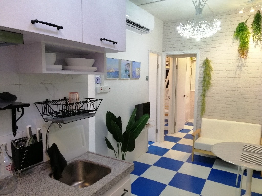 New refurbished shared apartment. 2 mins walk from  SSP staton Move in with your suitcase. - 深水埗 - 房间 (合租／分租) - Homates 香港