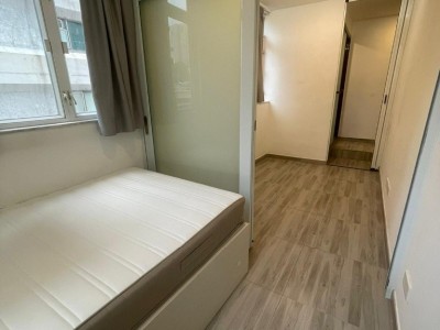 實用間隔 , 雅裝 , 基本配套齊 , 近地鐵 , 即打90358312約睇 - 灣仔 寶之大廈