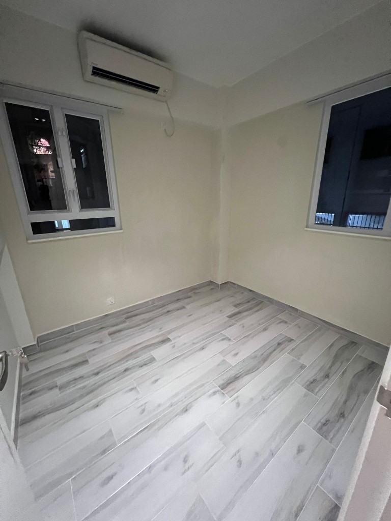 Spacious amazing flatshare in Best Location Sai Ying Pun - Mid Level Central/Admiralty - Bedroom - Homates Hong Kong