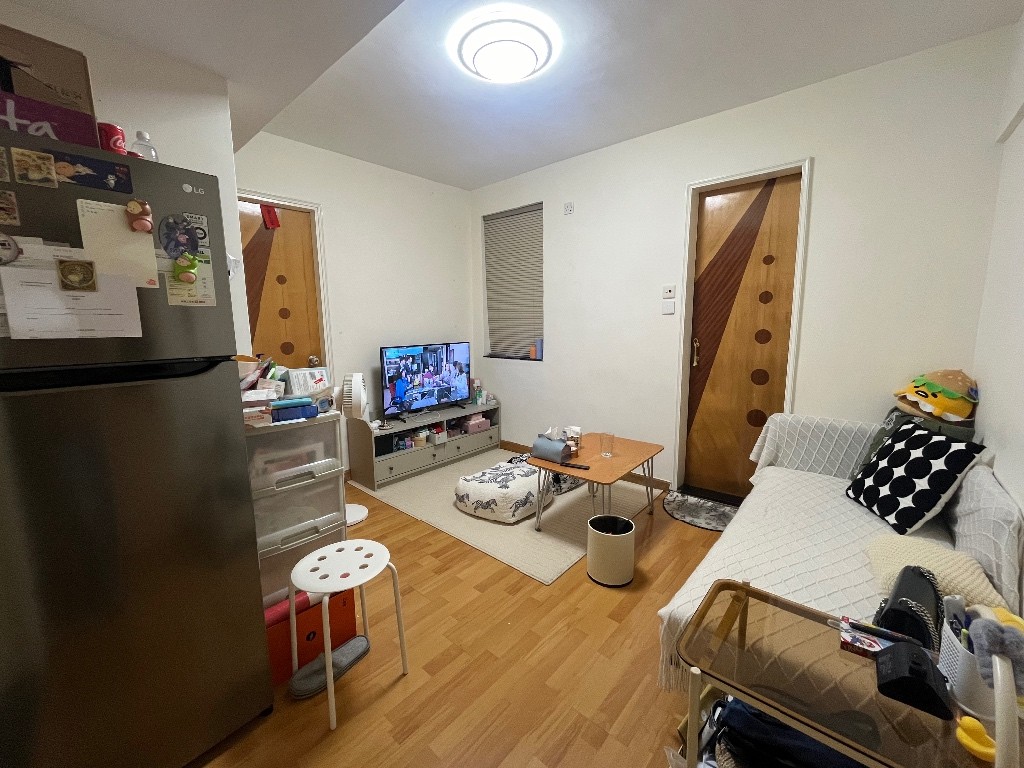 招女生室友合租，出租一房 - Tsuen Wan - Bedroom - Homates Hong Kong