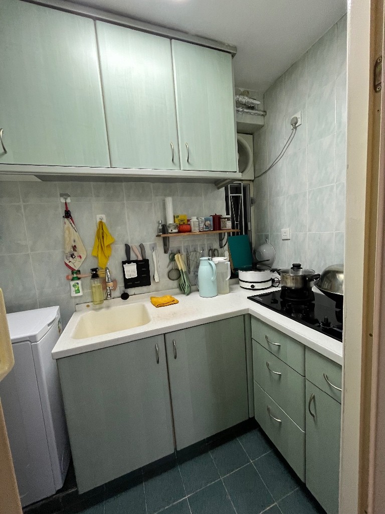 招女生室友合租，出租一房 - Tsuen Wan - Bedroom - Homates Hong Kong