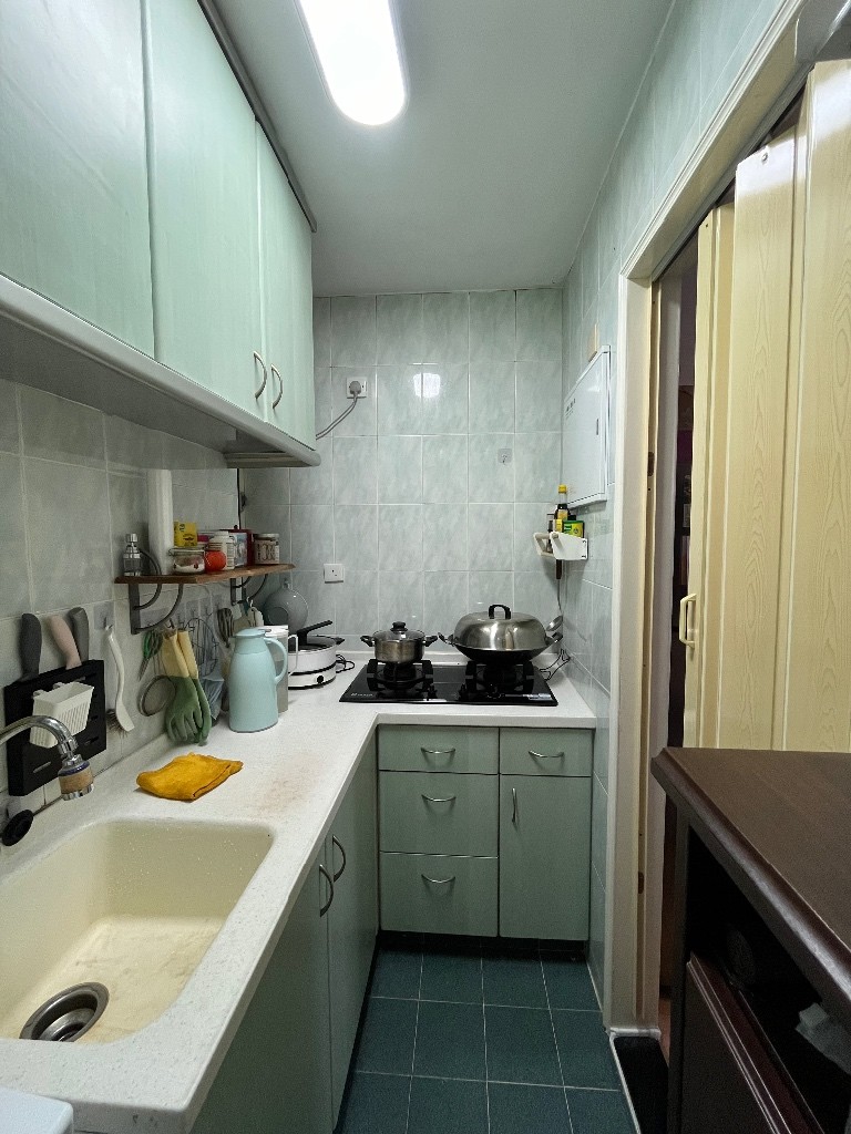 招女生室友合租，出租一房 - Tsuen Wan - Bedroom - Homates Hong Kong