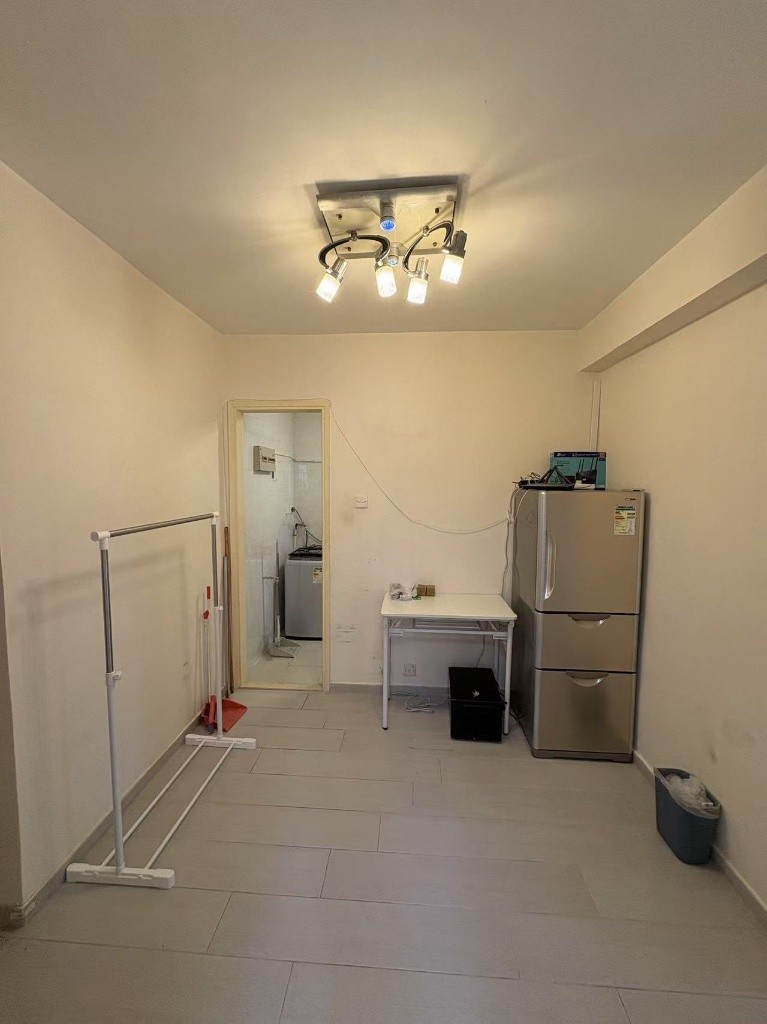 C037 Mong Kok Coliving Space locate at Mong Kok - 旺角/油麻地 - 房间 (合租／分租) - Homates 香港