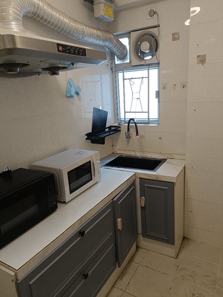 C037 Mong Kok Coliving Space locate at Mong Kok - 旺角/油麻地 - 房间 (合租／分租) - Homates 香港