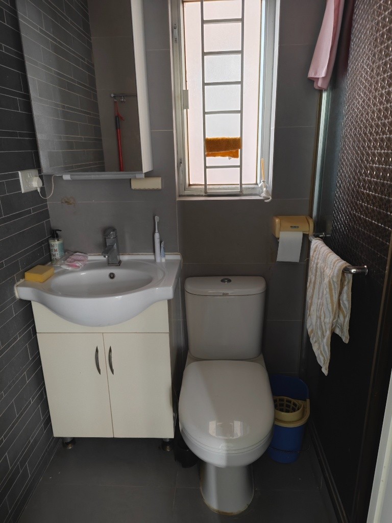 開揚交通方便新裝簡潔超大的單人房間 - 屯门 - 房间 (合租／分租) - Homates 香港