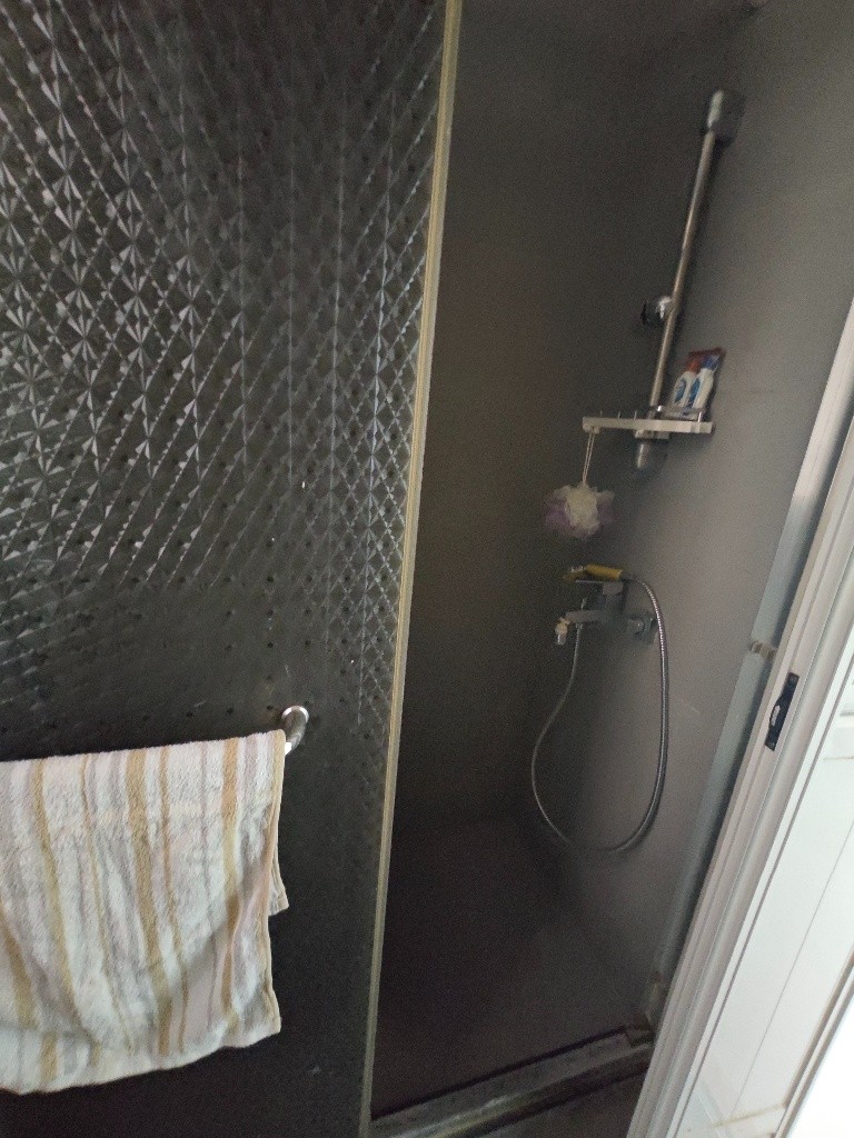 開揚交通方便新裝簡潔超大的單人房間 - 屯门 - 房间 (合租／分租) - Homates 香港