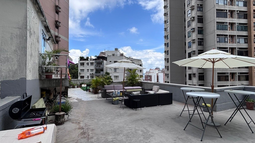Nice and large flat to share in Sai Yin Pun with rooftop - 西半山 - 住宅 (整间出租) - Homates 香港