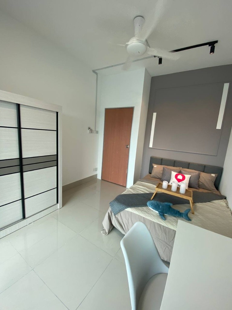 ⚠️Available Now !! LOW Deposit !!🔥🌃Middle Balcony Room📍Razak City Resident @ Sungai Besi - Wilayah Persekutuan Kuala Lumpur - 房间 (合租／分租) - Homates 马来西亚